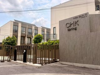 For rent 3 bedrooms townhouse in Prawet, Bangkok