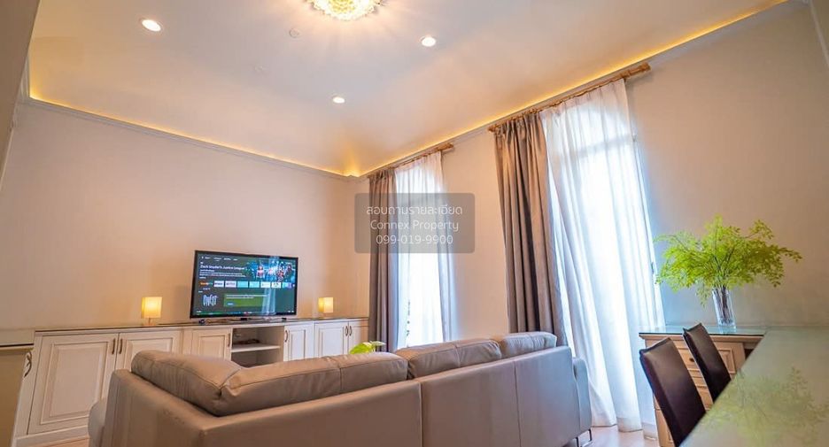 For rent 3 bedrooms townhouse in Yan Nawa, Bangkok