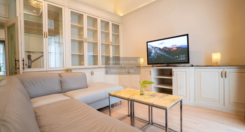 For rent 3 bedrooms townhouse in Yan Nawa, Bangkok