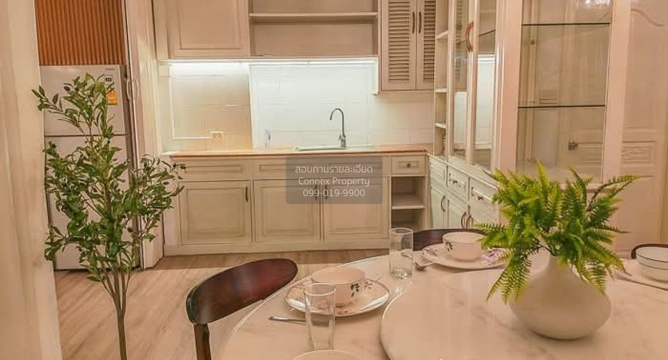 For rent 3 bedrooms townhouse in Yan Nawa, Bangkok