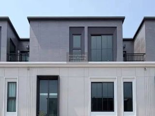 For rent 4 bedrooms townhouse in Bang Khun Thian, Bangkok
