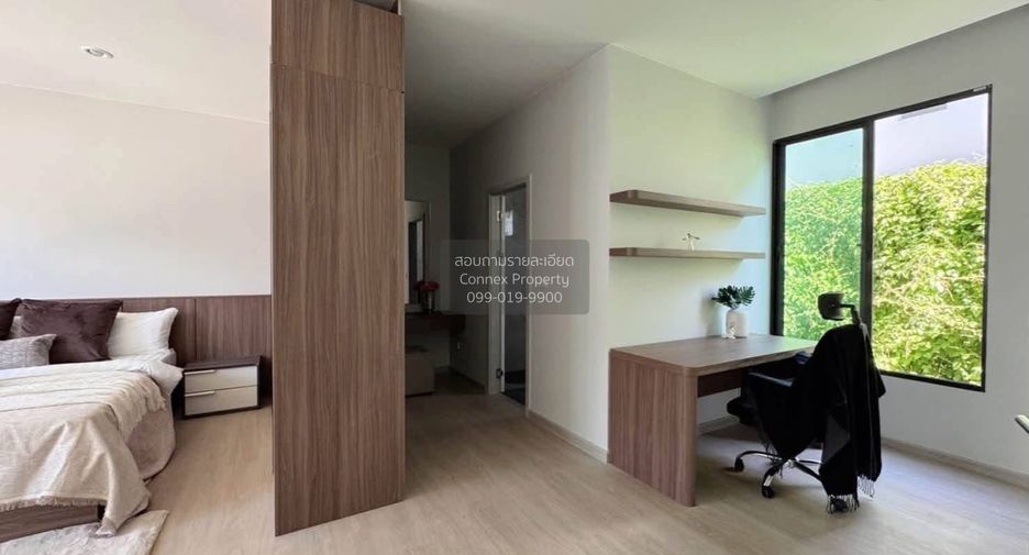 For rent 4 bedrooms townhouse in Bang Khun Thian, Bangkok