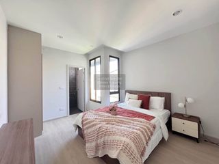 For rent 4 bedrooms townhouse in Bang Khun Thian, Bangkok