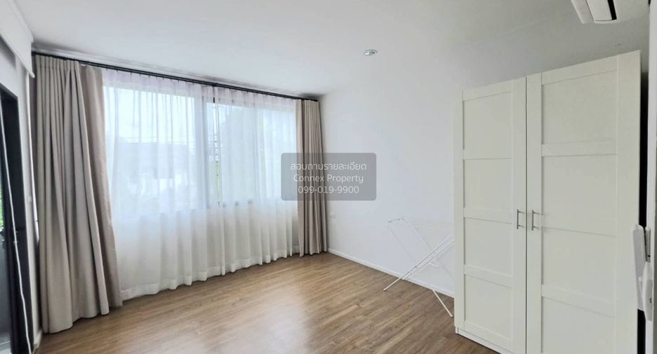 For rent 3 bedrooms townhouse in Saphan Sung, Bangkok