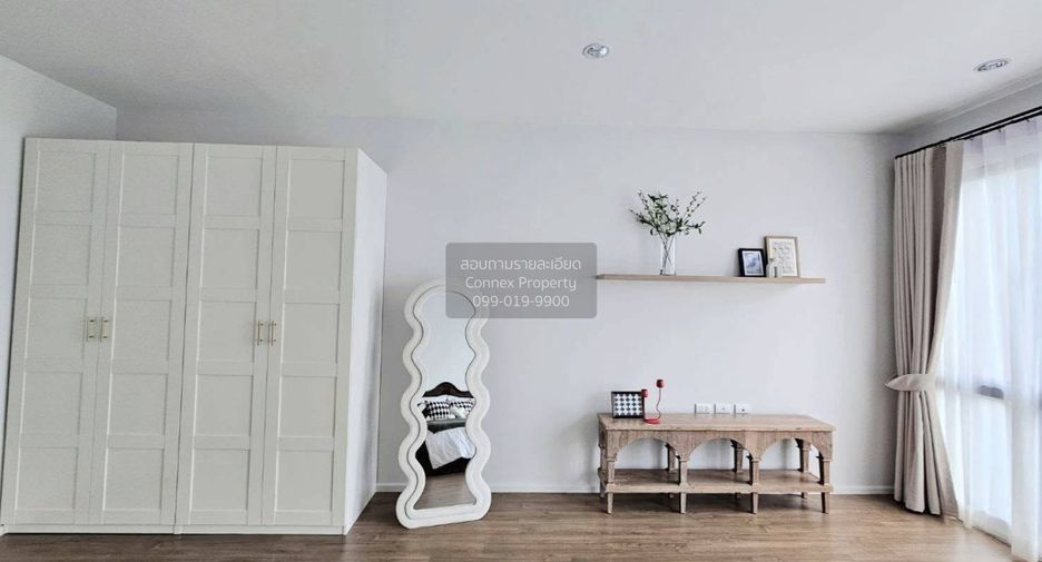 For rent 3 bedrooms townhouse in Saphan Sung, Bangkok