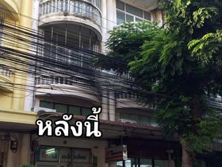 For rent 3 ベッドルーム retail Space in Phra Khanong, Bangkok