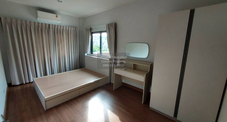 For rent 4 ベッドルーム townhouse in Bang Kapi, Bangkok