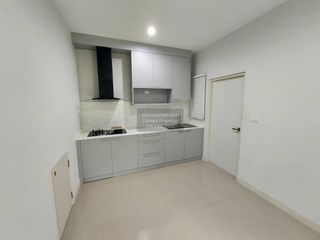 For rent 4 ベッドルーム townhouse in Bang Kapi, Bangkok
