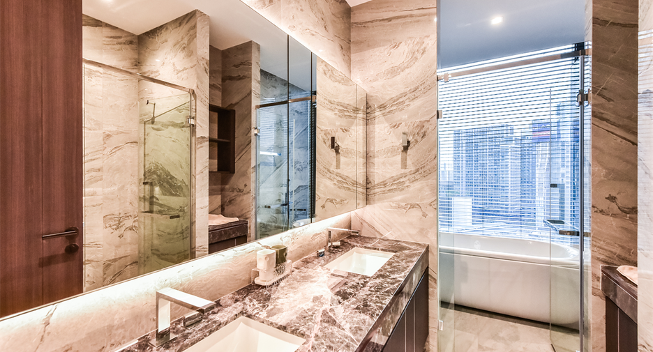 For sale 3 bedrooms condo in Khlong Toei, Bangkok