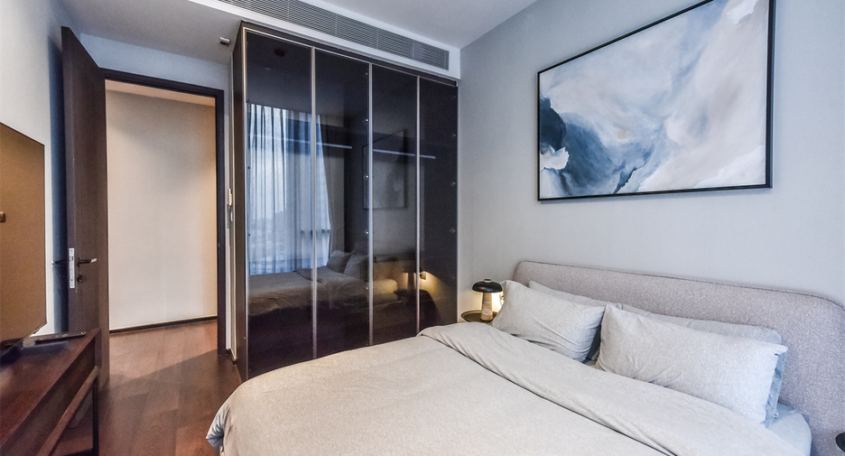 For rent 3 bedrooms condo in Khlong Toei, Bangkok