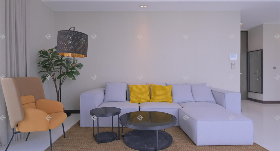 For rent 3 bedrooms condo in Khlong Toei, Bangkok