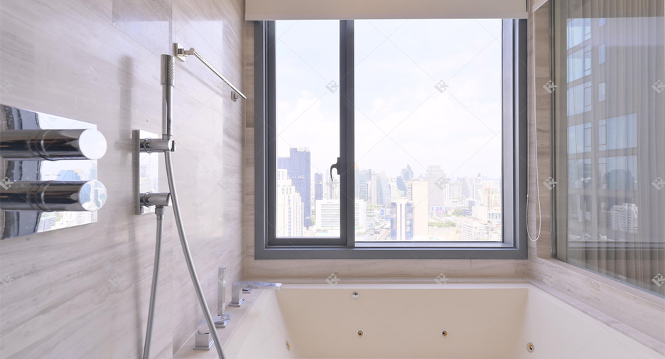 For rent 3 bedrooms condo in Khlong Toei, Bangkok