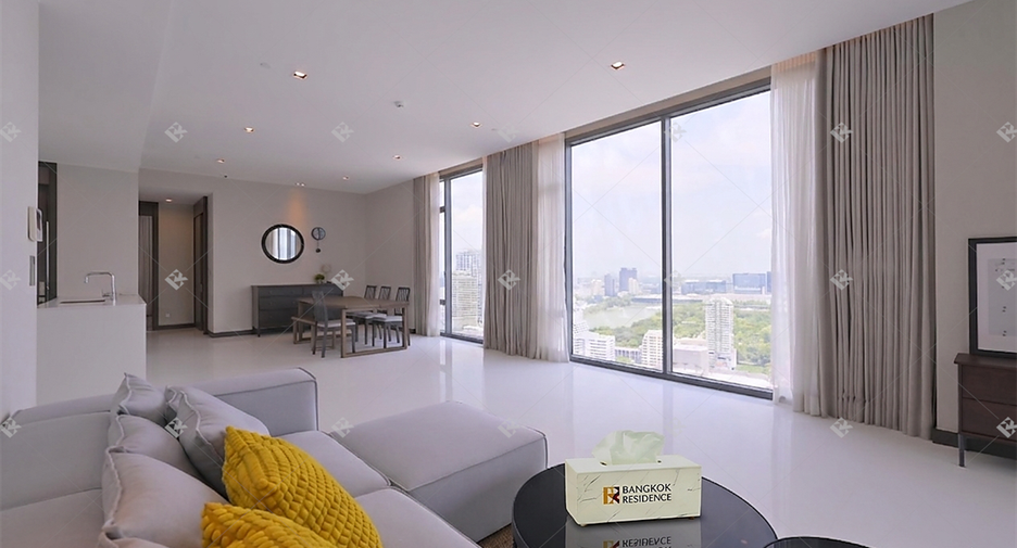For rent 3 bedrooms condo in Khlong Toei, Bangkok