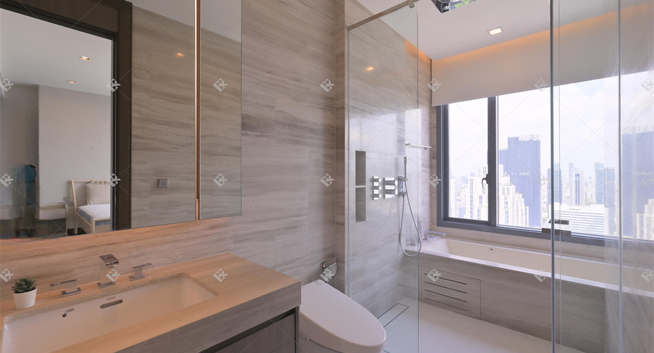 For rent 3 bedrooms condo in Khlong Toei, Bangkok