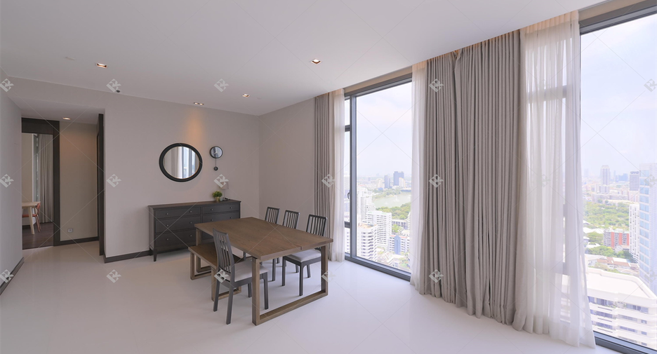 For rent 3 bedrooms condo in Khlong Toei, Bangkok