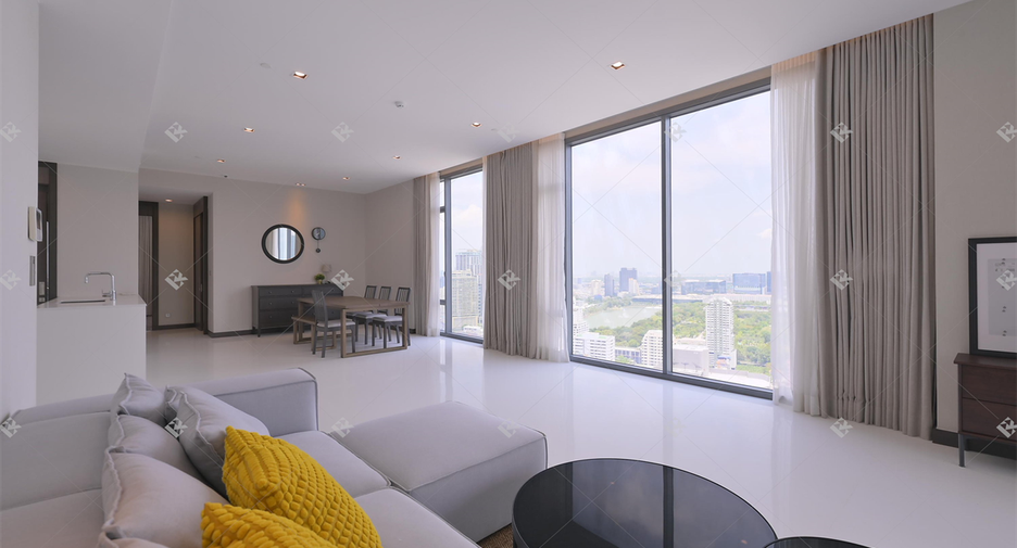 For rent 3 bedrooms condo in Khlong Toei, Bangkok