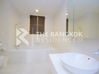 Condo en venta de 2 habitaciones en Huai Khwang, Bangkok