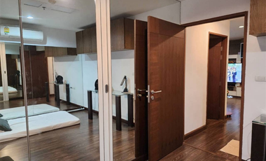 À louer 3 chambres condo à Khlong San, Bangkok