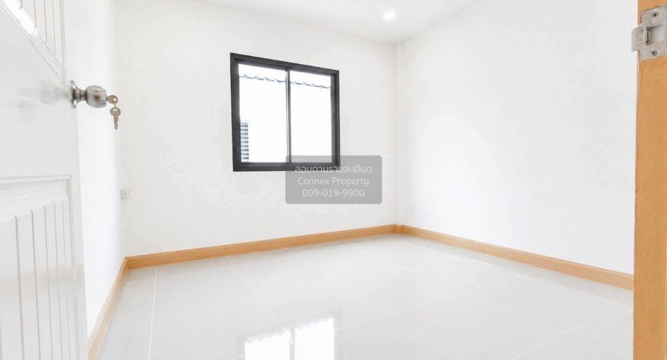 出售 4 卧室 联排别墅 在 Mueang Nonthaburi, Nonthaburi