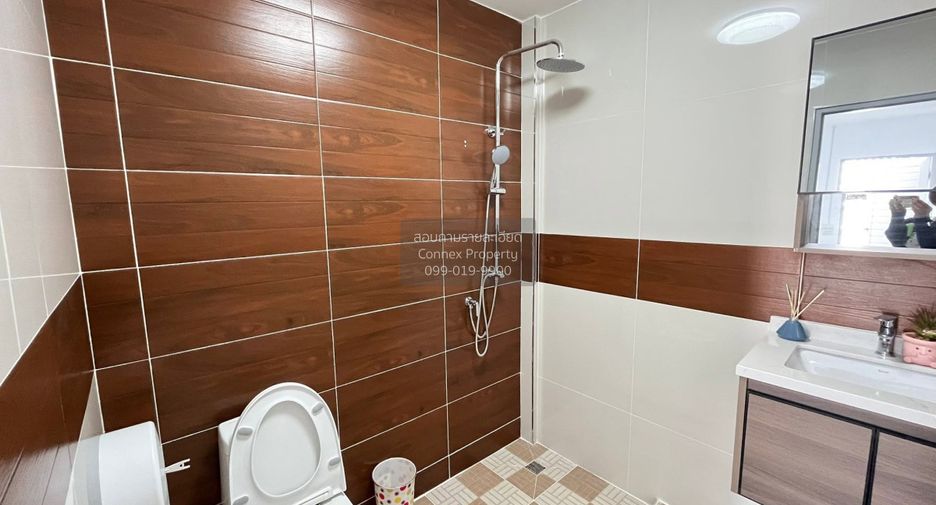 For sale 3 ベッドルーム townhouse in Bang Lamung, Chonburi