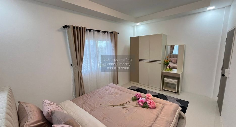 For sale 3 ベッドルーム townhouse in Bang Lamung, Chonburi