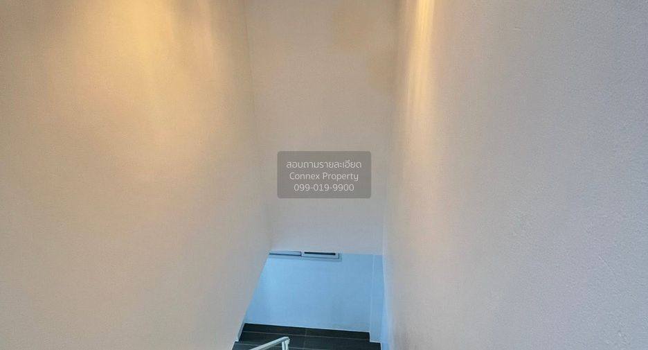 For sale 3 ベッドルーム townhouse in Bang Lamung, Chonburi