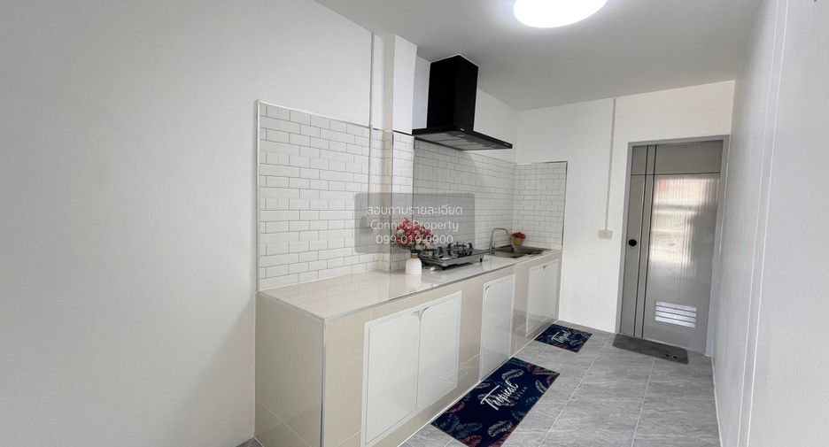 For sale 3 ベッドルーム townhouse in Bang Lamung, Chonburi