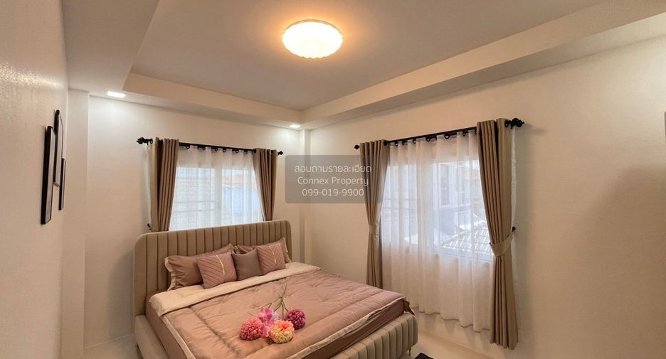 For sale 3 ベッドルーム townhouse in Bang Lamung, Chonburi