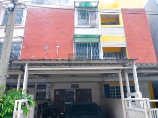 Casa adosada en venta de 4 habitaciones en Wang Thonglang, Bangkok