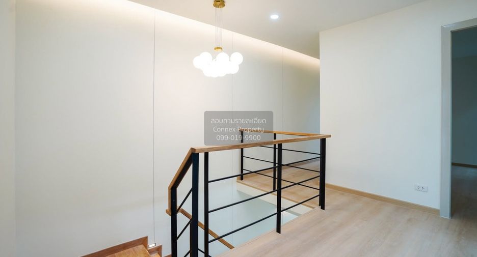 For sale 3 bedrooms townhouse in Bang Na, Bangkok
