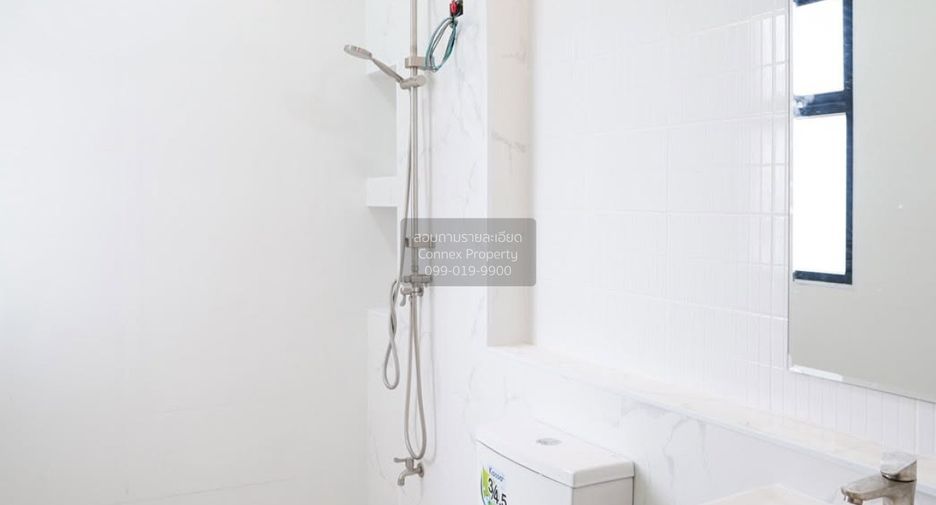 For sale 3 bedrooms townhouse in Bang Na, Bangkok
