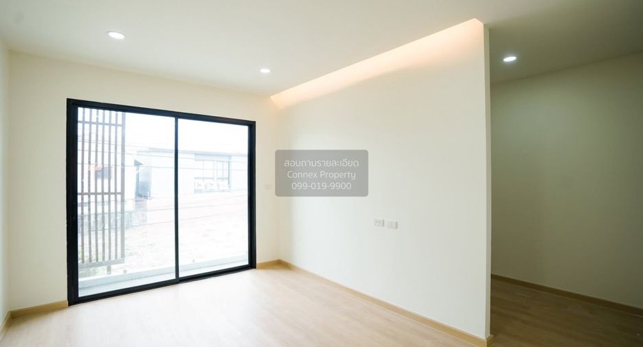 Casa adosada en venta de 3 habitaciones en Bang Na, Bangkok