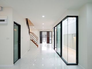 Casa adosada en venta de 3 habitaciones en Bang Na, Bangkok