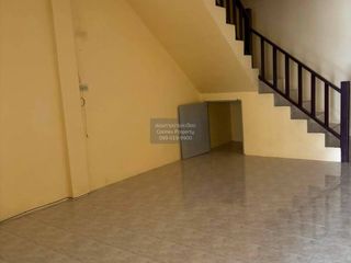 À vendre 3 chambres maison de ville à Mueang Samut Sakhon, Samut Sakhon