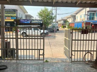 À vendre 3 chambres maison de ville à Mueang Samut Sakhon, Samut Sakhon