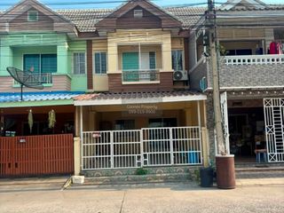 À vendre 3 chambres maison de ville à Mueang Samut Sakhon, Samut Sakhon