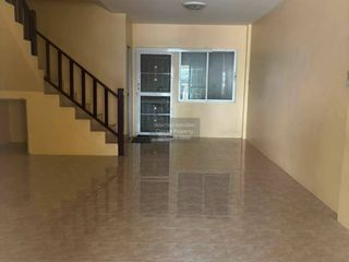 À vendre 3 chambres maison de ville à Mueang Samut Sakhon, Samut Sakhon