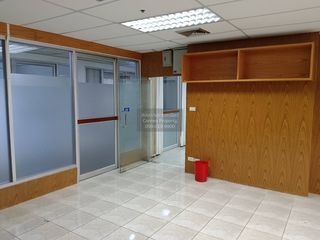 Büro zum Kauf mit 1 Zimmer in Huai Khwang, Bangkok