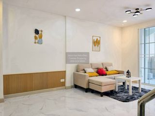À vendre 5 chambres maison de ville à Bang Bua Thong, Nonthaburi