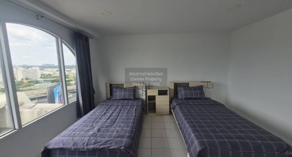 For sale 3 bedrooms condo in Khlong Toei, Bangkok