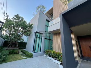 Haus zum Kauf mit 4 Zimmer in Suan Luang, Bangkok