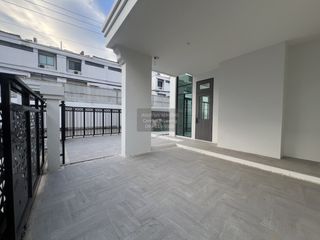 Casa en venta de 3 habitaciones en Lat Phrao, Bangkok