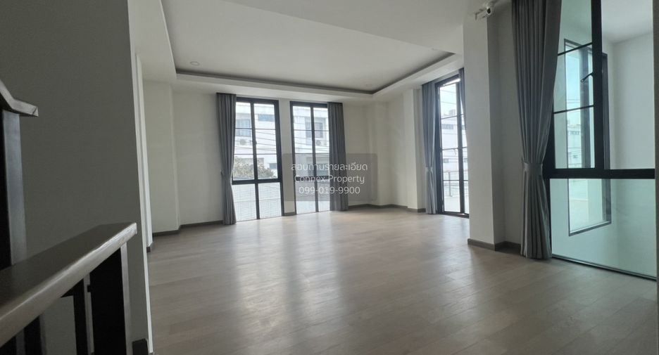 Casa en venta de 3 habitaciones en Lat Phrao, Bangkok