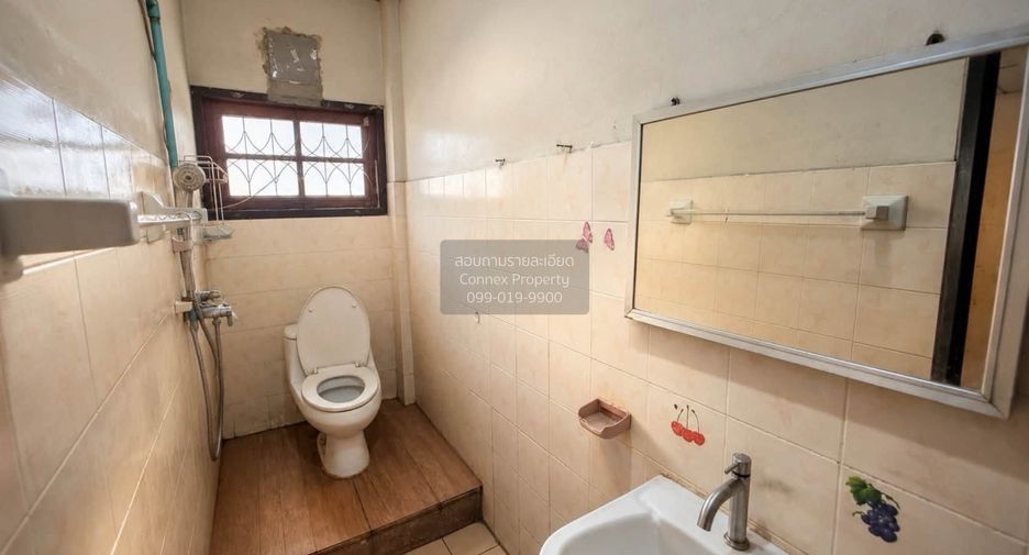 Reihenhaus zum Kauf mit 3 Zimmer in Saphan Sung, Bangkok