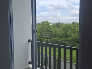Casa adosada en venta de 4 habitaciones en Pak Kret, Nonthaburi