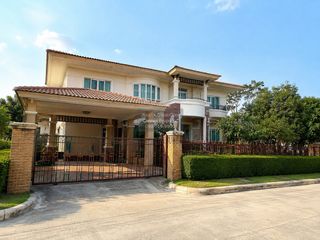 Haus zum Kauf mit 3 Zimmer in Taling Chan, Bangkok
