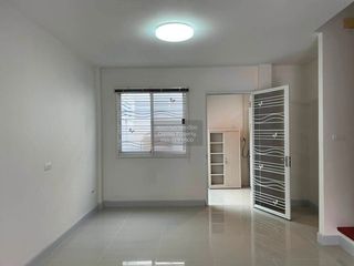 出售 3 卧室 联排别墅 在 Bang Kruai, Nonthaburi