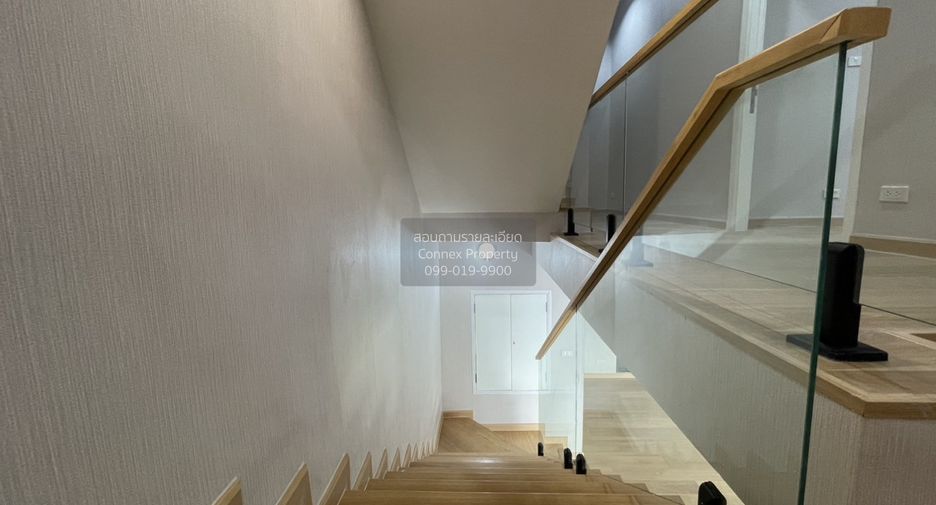 Casa en venta de 3 habitaciones en Watthana, Bangkok