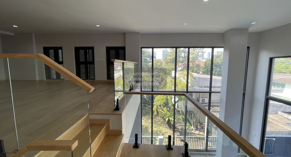 Casa en venta de 3 habitaciones en Watthana, Bangkok