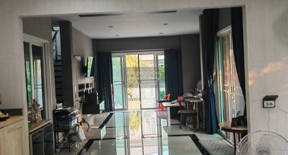 Casa en venta de 4 habitaciones en Bang Khun Thian, Bangkok